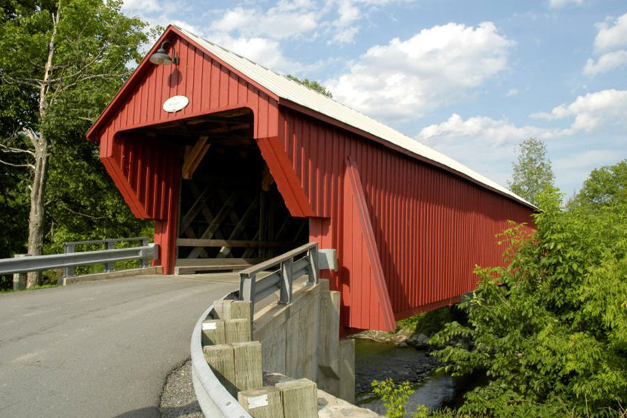 Ponts couverts et granges rondes sur le Chemin des Cantons