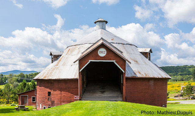 Grange ronde de Mansonville